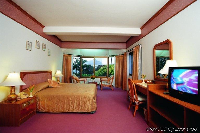 Palmeraie Beach Hotel, Rayong Ban Ang Екстер'єр фото
